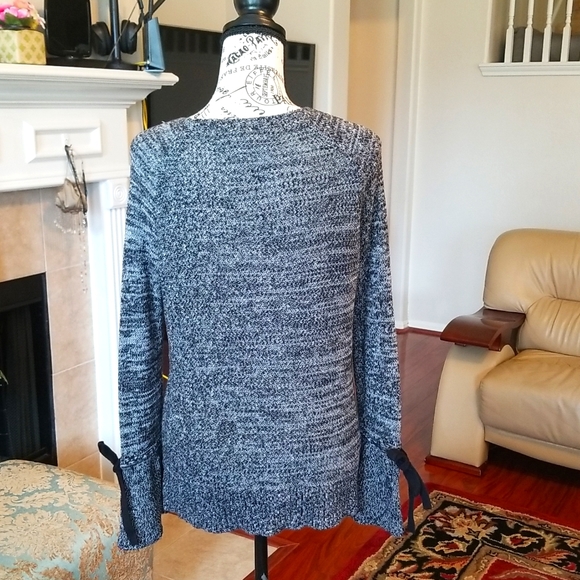 Loft Sweater Medium - Picture 5 of 7